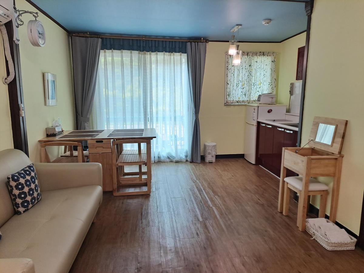 Charm Pension Gapyeong Esterno foto