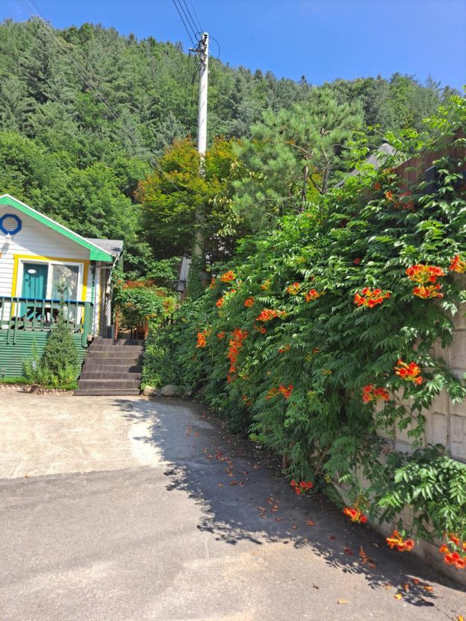 Charm Pension Gapyeong Esterno foto