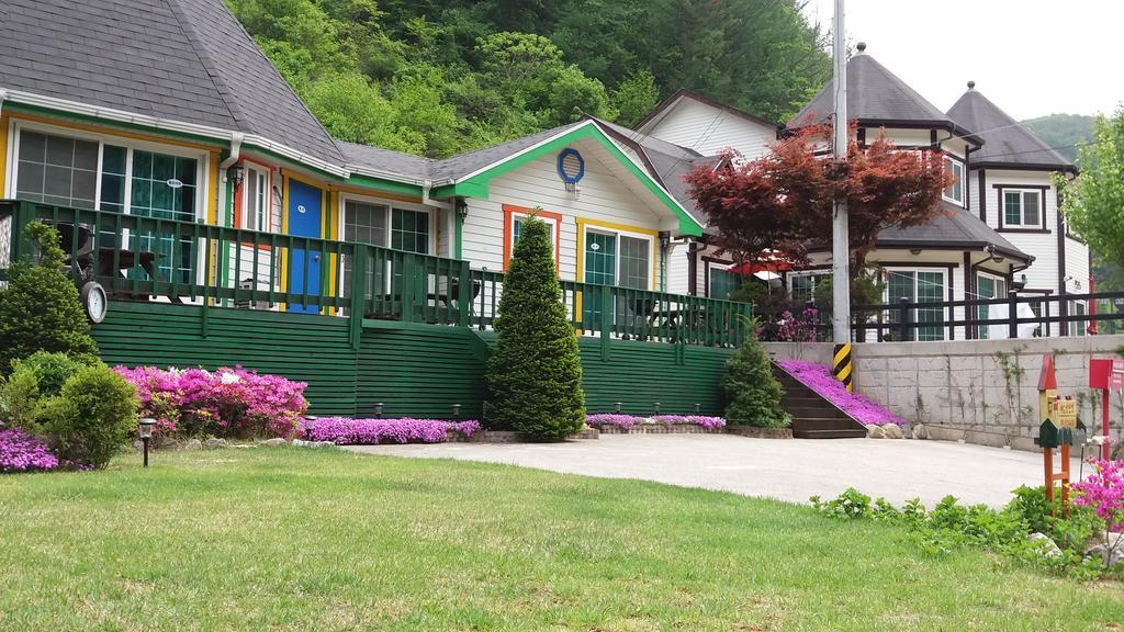 Charm Pension Gapyeong Esterno foto