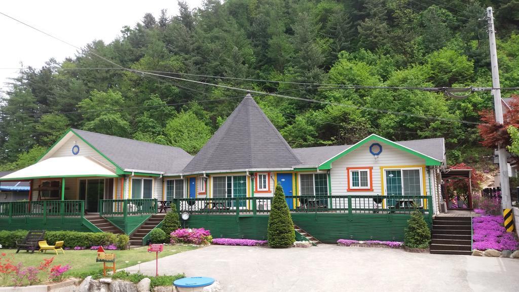 Charm Pension Gapyeong Esterno foto
