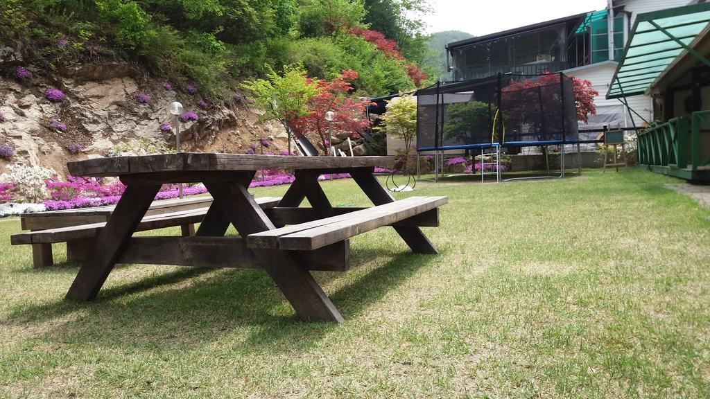 Charm Pension Gapyeong Esterno foto